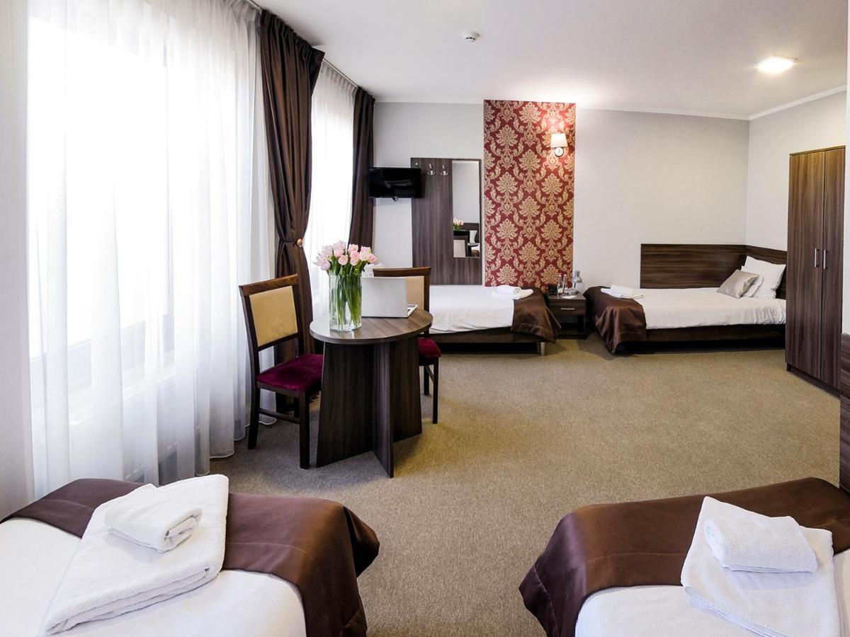 Hotel Dabrowski Освенцім Екстер'єр фото