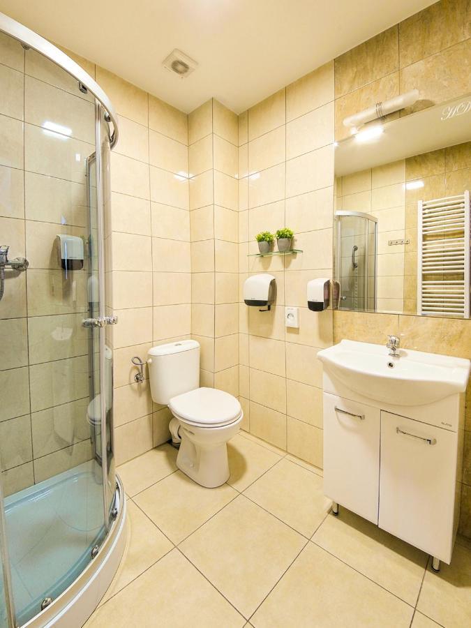 Hotel Dabrowski Освенцім Екстер'єр фото