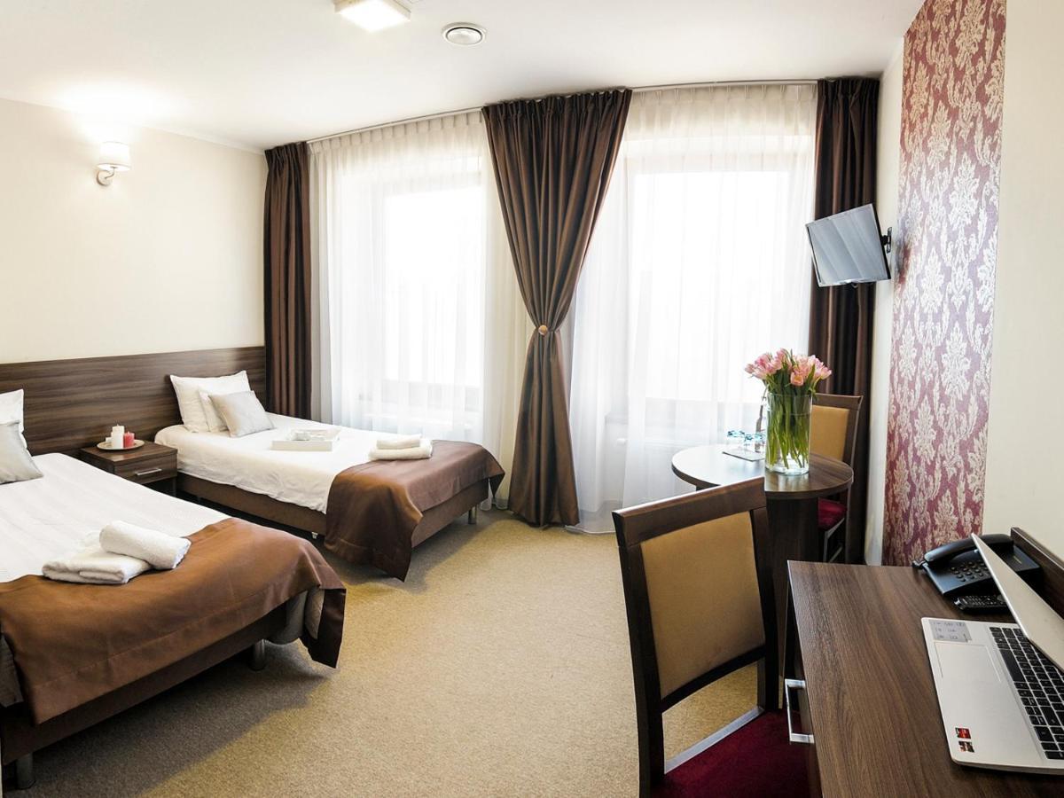 Hotel Dabrowski Освенцім Екстер'єр фото