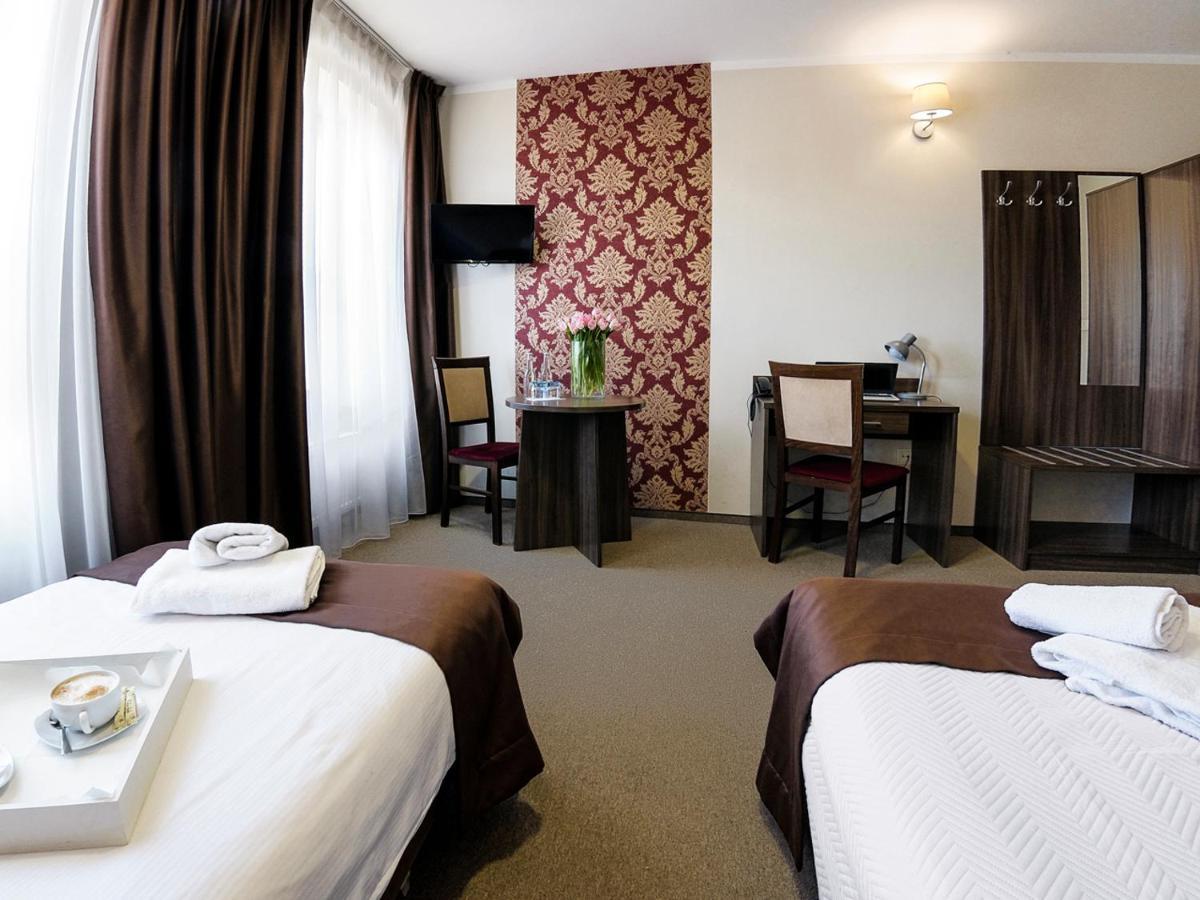 Hotel Dabrowski Освенцім Екстер'єр фото