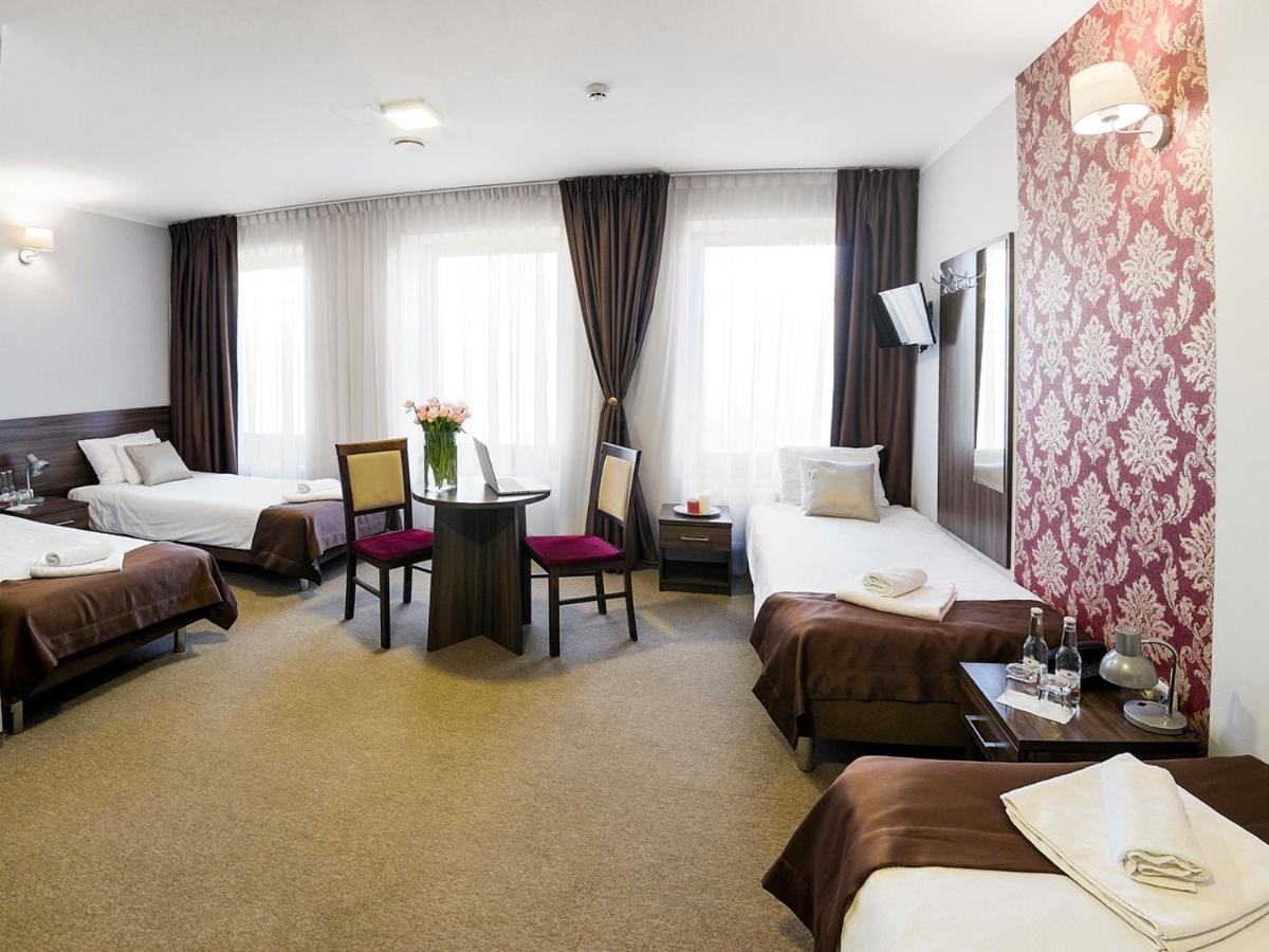 Hotel Dabrowski Освенцім Екстер'єр фото